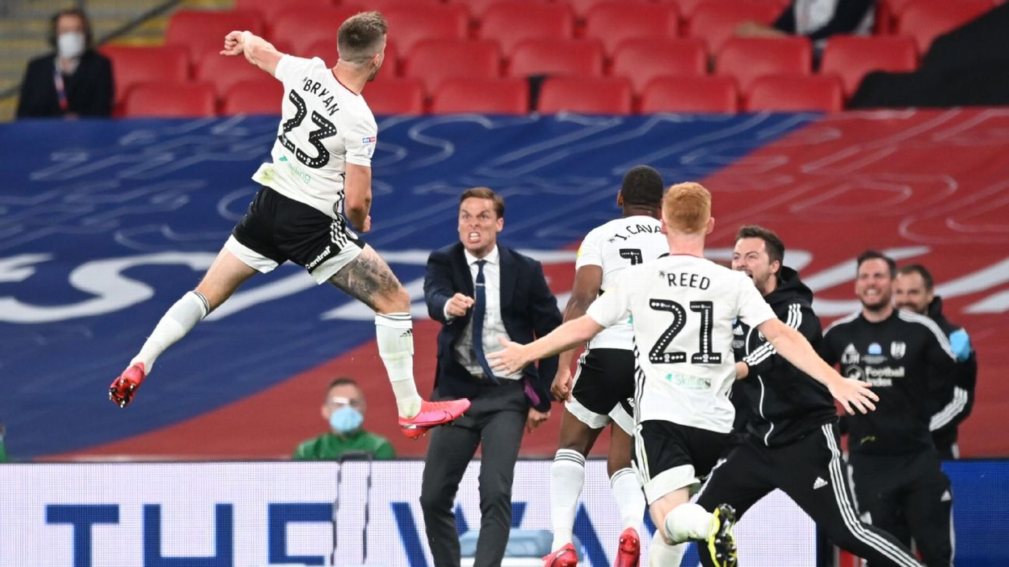 潇洒内切进球被称作“日本罗本”，堂安律：我还需要继续提高