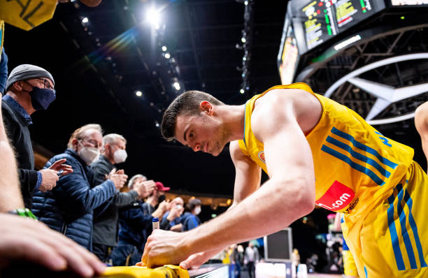 皇马与球员工会联合施压西甲联盟 要求推迟联赛首轮比赛时间